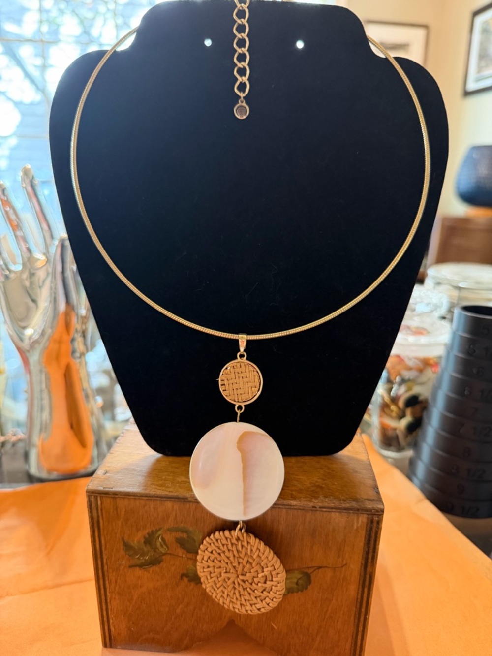 1946 Brand Gold-Tone Necklace with Cream Shell and Woven Discs